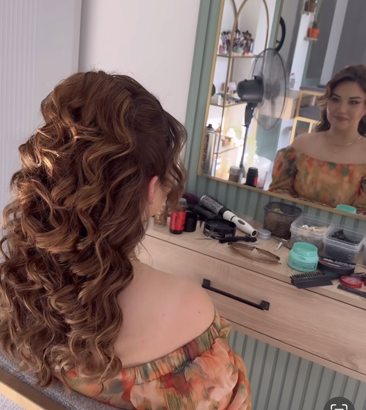 Glow House Hair & Make Up Studio