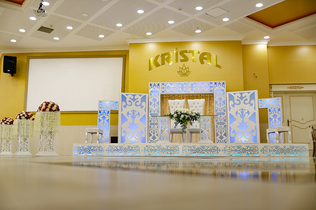 Kristal Toplantı Ve Düğün Salonları kır düğünü mekanı — Merkez